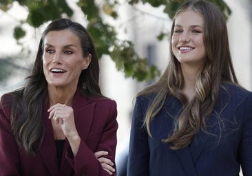 Lo que no se vio de Letizia y Leonor en Navarra: piropos a la princesa, fans en un súper y el espontáneo que les cantó