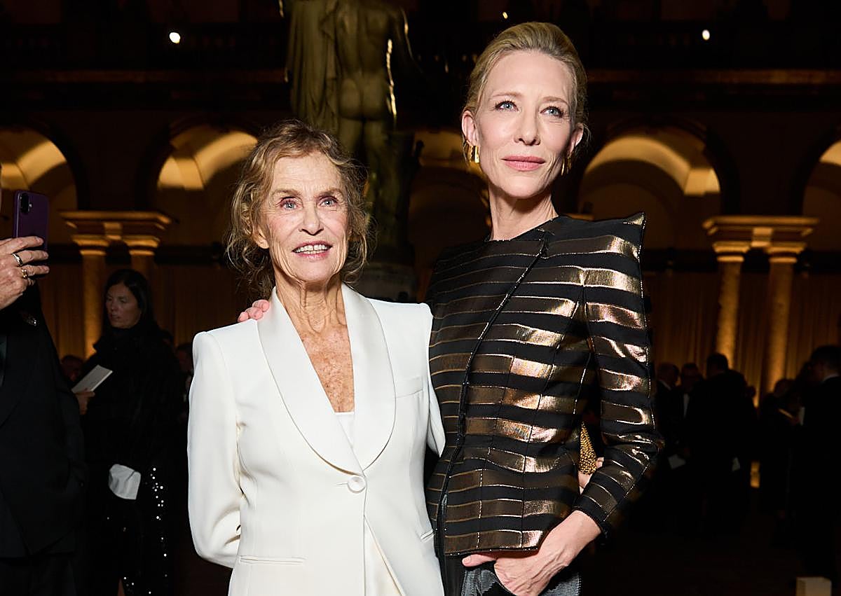 Imagen secundaria 1 - Richard Gere, Lauren Hutton, Cate Blanchett y Eugenia Silva han sido algunos de los invitados al desfile que conmemora el 50 aniversario de Giorgio Armani. 