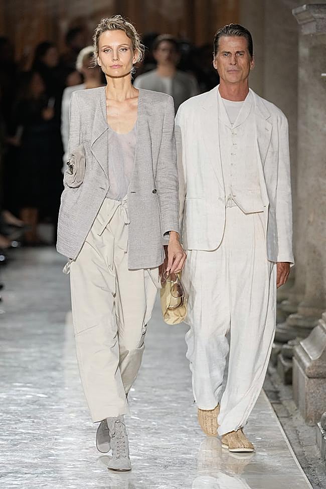 El desfile de Giorgio Armani, tras su reciente fallecimiento, durante la Semana de la Moda de Milán.