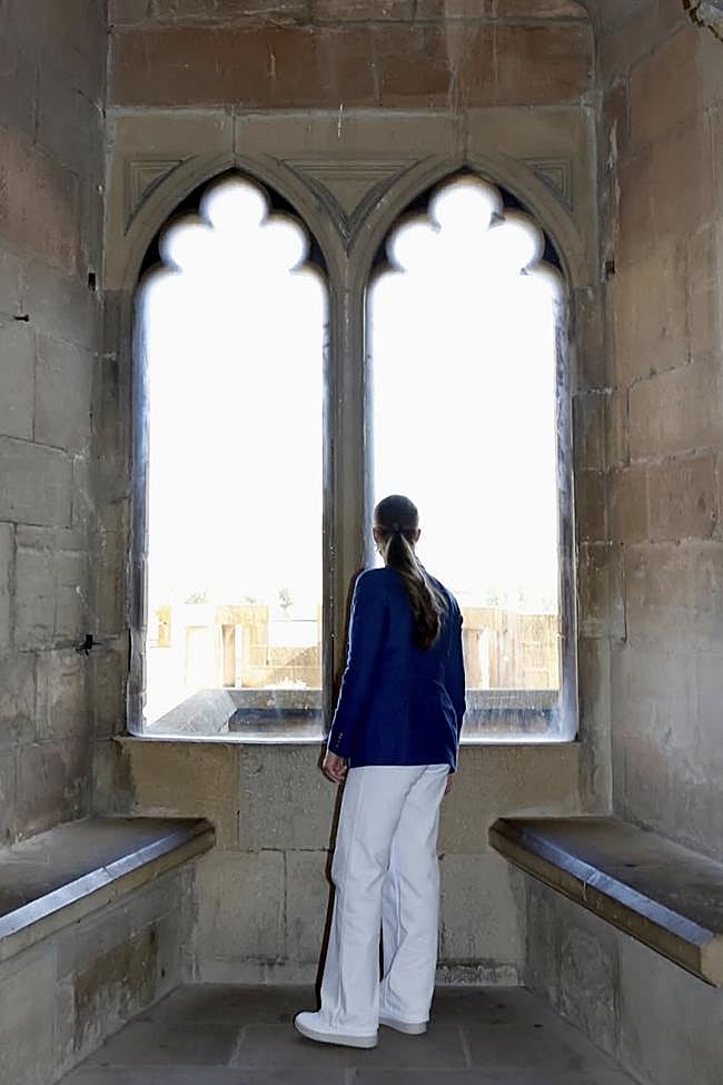La princesa Leonor se paseó por el interior del castillo de Olite.