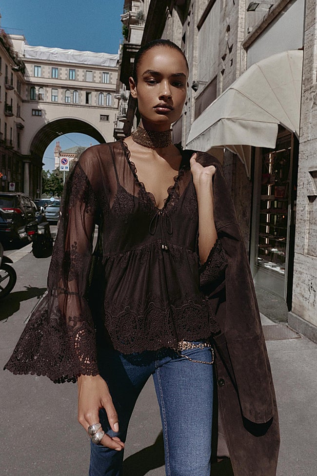 Blusa marrón de Zara (35,95 euros)