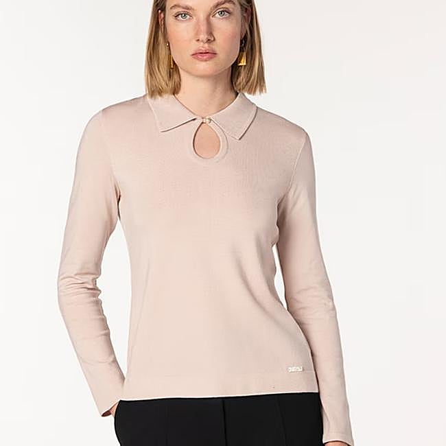 Suéter con cuello lágrima de Naulover, 165 euros.