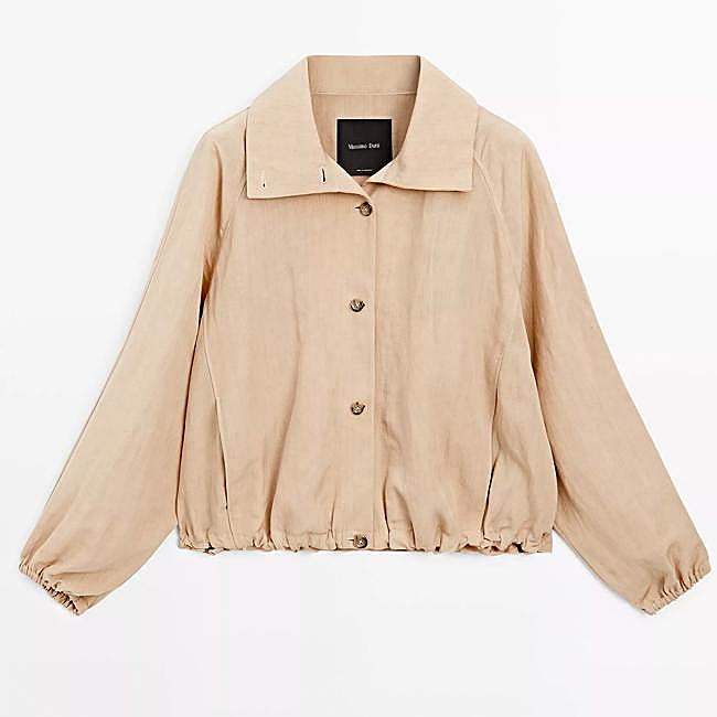 Chaqueta estilo bomber en beis de Massimo Dutti.