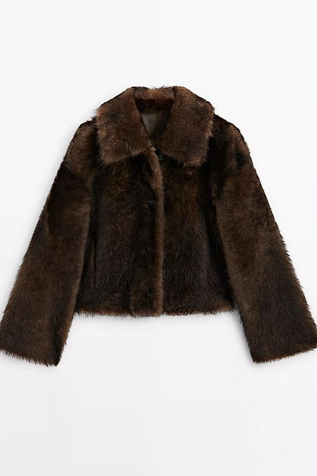 Abrigo corto piel con pelo (1.200€)