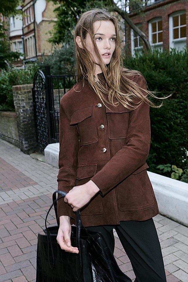 Chaqueta marrón de Massimo Dutti (395 euros)