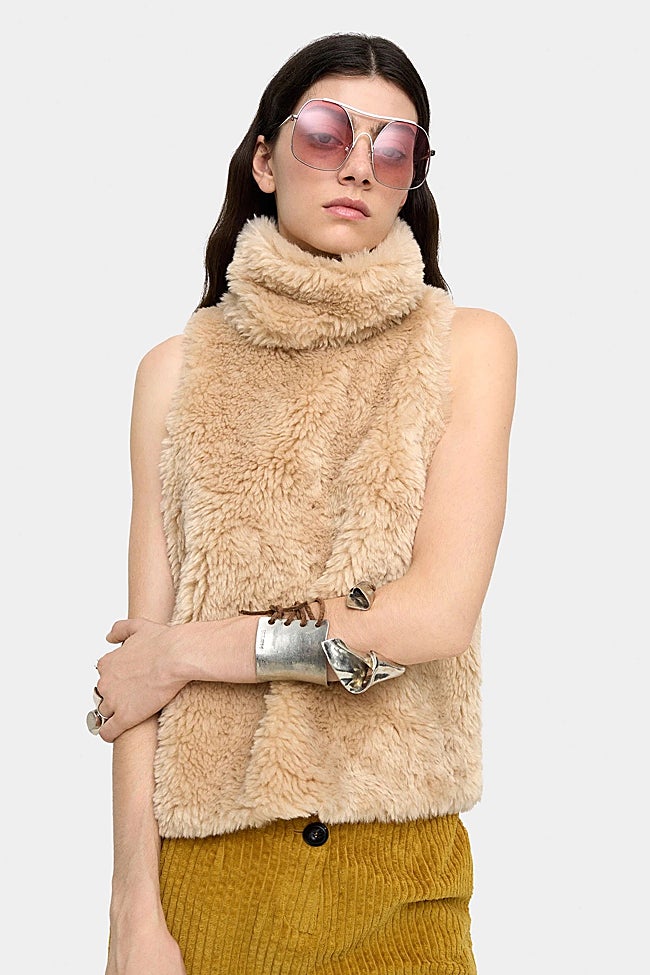 Chaleco efecto pelo de Parfois (39,99 euros)