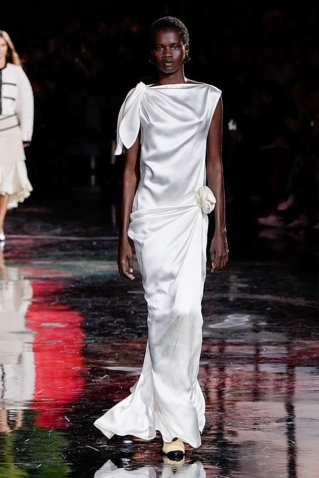 Look de Chanel durante la Semana de la Moda de París.