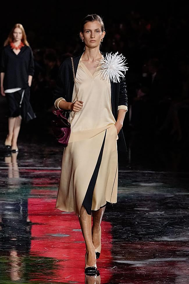 Look de Chanel durante la Semana de la Moda de París.