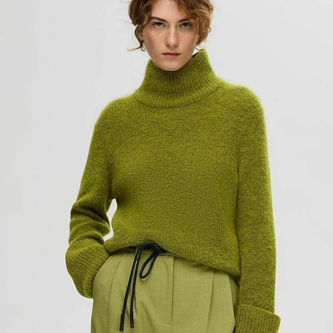 Jersey verde de Selected Femme, a la venta en Zalando, 99,99 euros.