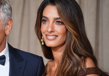 El corte de pelo de Amal Clooney, el truco para llevar una melena larga y con volumen a los 50