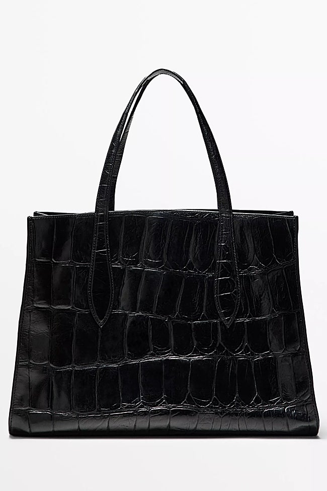 Bolso negro de Massimo Dutti (399 euros)