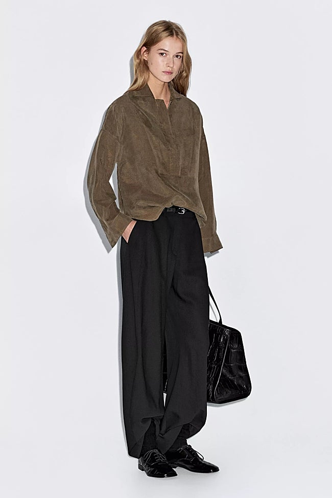 Camisa caqui de Massimo Dutti (59,95 euros)