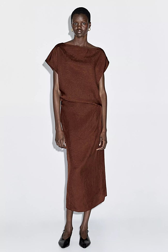 Vestido midi de Massimo Dutti (79,99 euros)