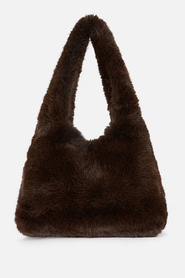 Bolso marrón de Primark (22 euros)