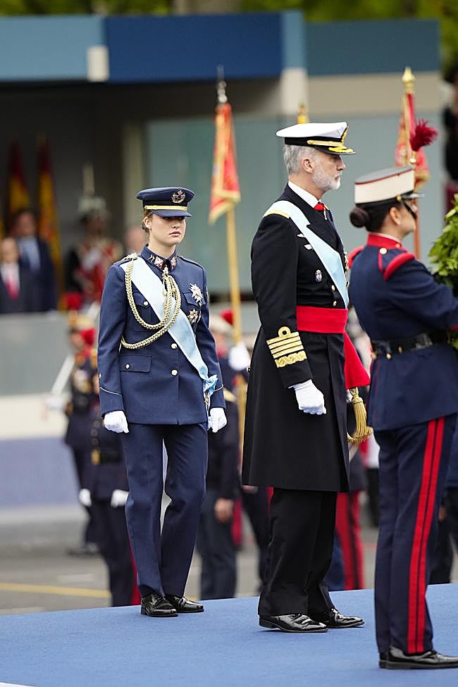 Leonor estrenado el nuevo uniforme militar en el Día de la Hispanidad.