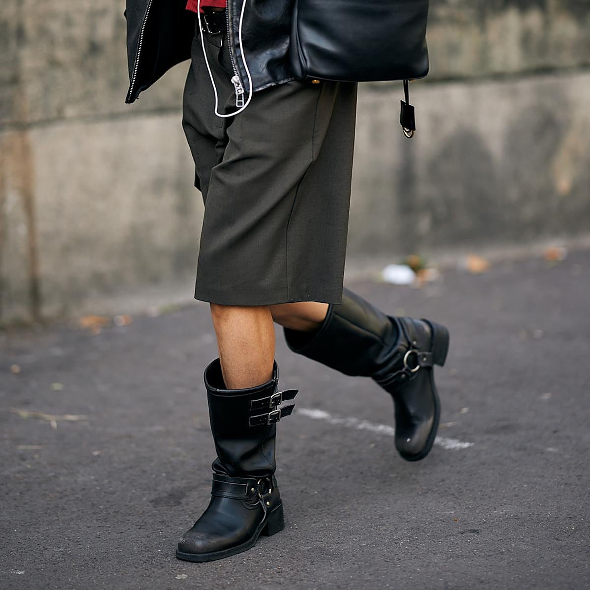 Botas altas con bermudas para el otoño.