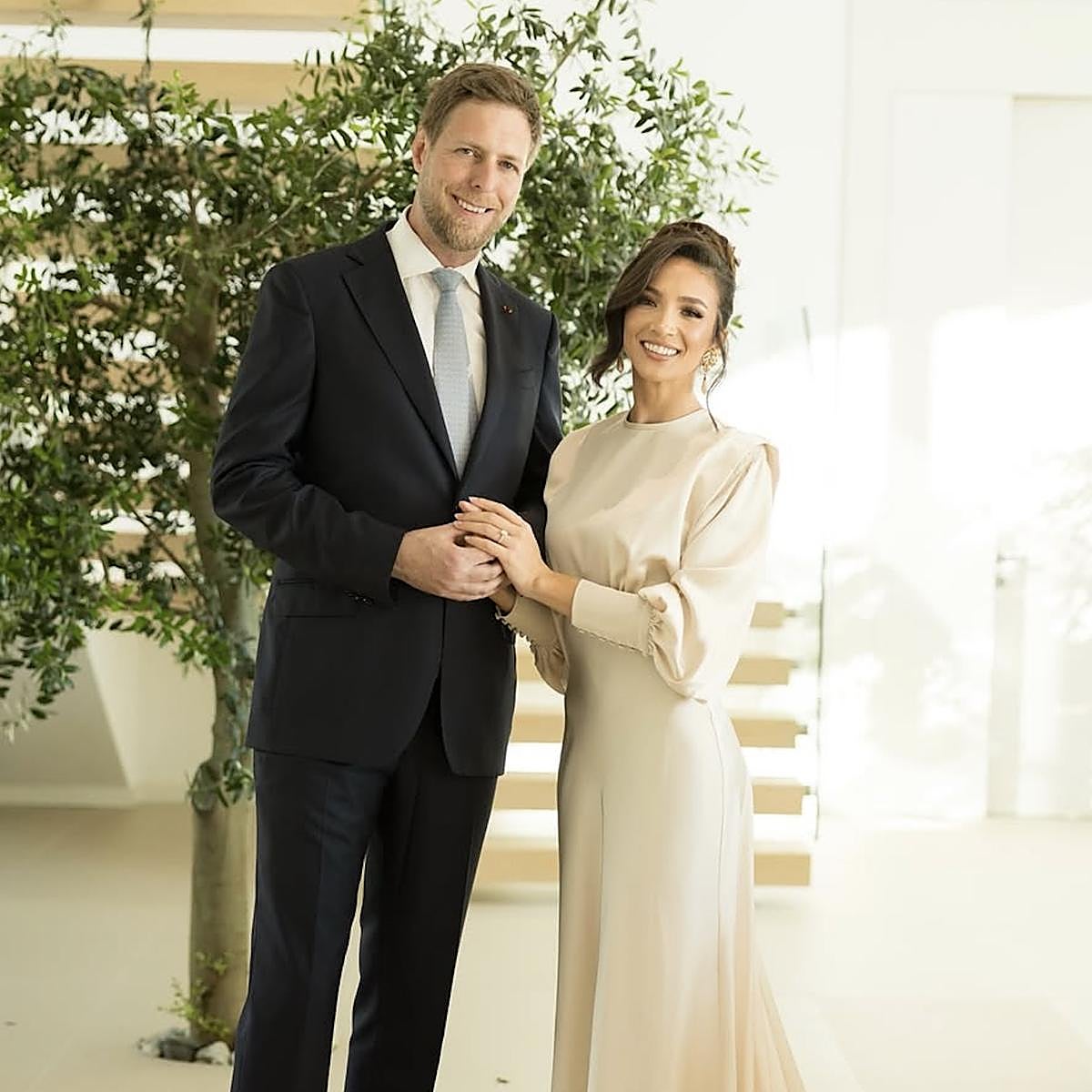 El príncipe heredero Leka II de Albania, junto a su segunda esposa, la fotógrafa Blerta Celibashi.