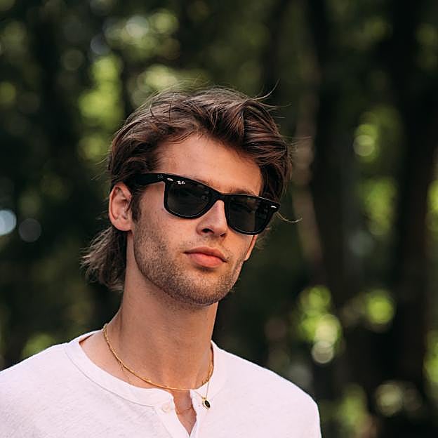 Imagen principal - Los cortes de pelo de hombre más pedidos para otoño e invierno, según este salón de pelquería madrileño