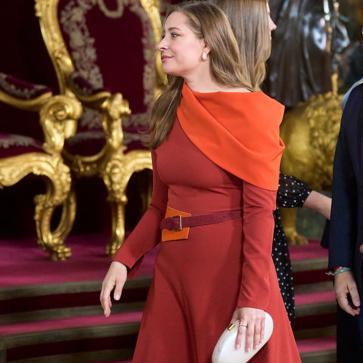 Imagen secundaria 1 - Pilar Alegría, Ester Muñoz y Manuela Villena.