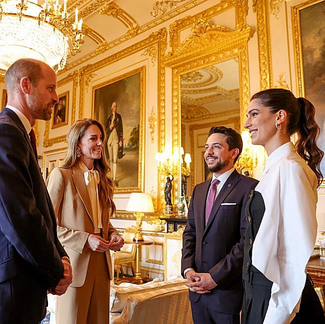 Los príncipes de Gales recibieron a la pareja jordana.