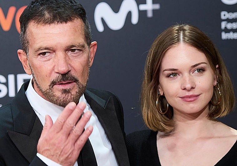 Stella del Carmen con su padre Anotnio Banderas.