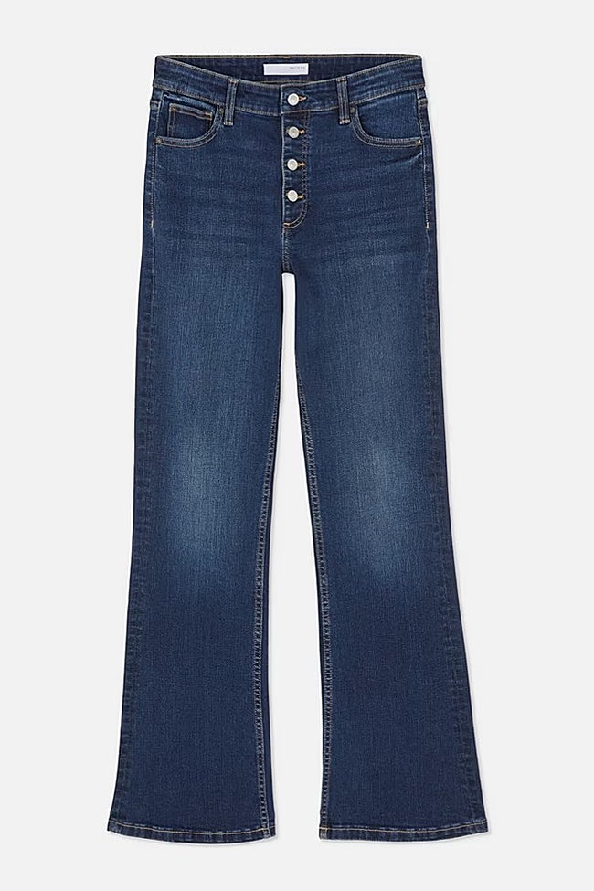 Vaqueros con botones de Primark (20 euros)