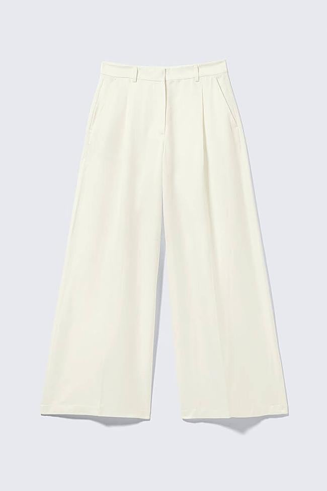 High Waisted Wide Leg Satin Trousers (44,99€)