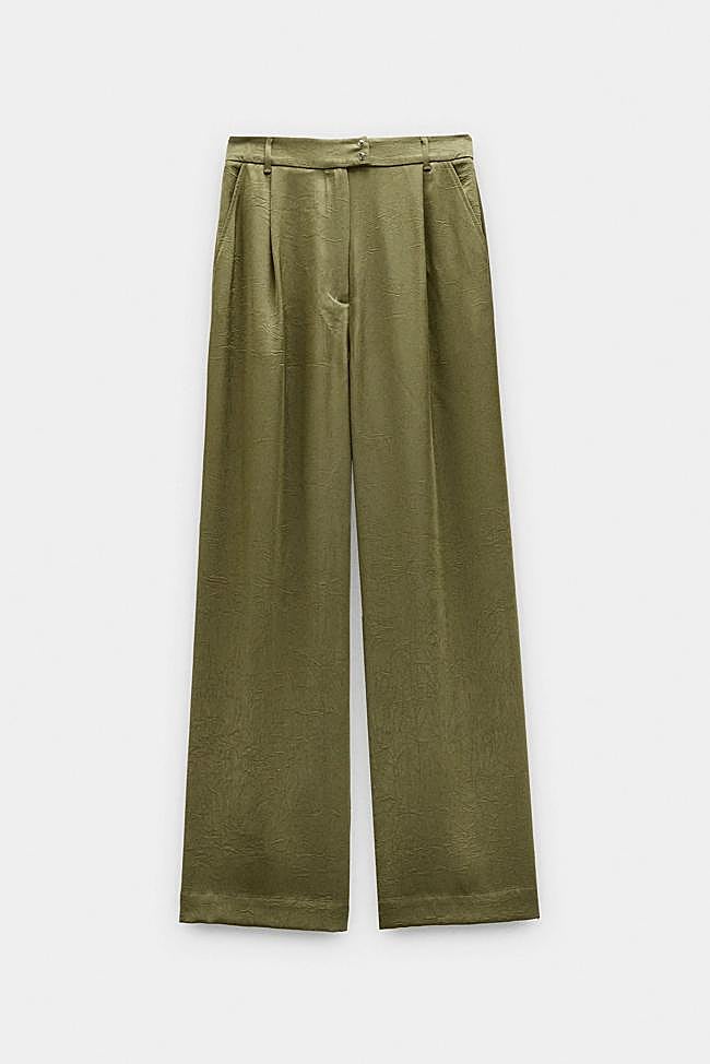 Pantalón fluido con efecto arrugado (29,99€)
