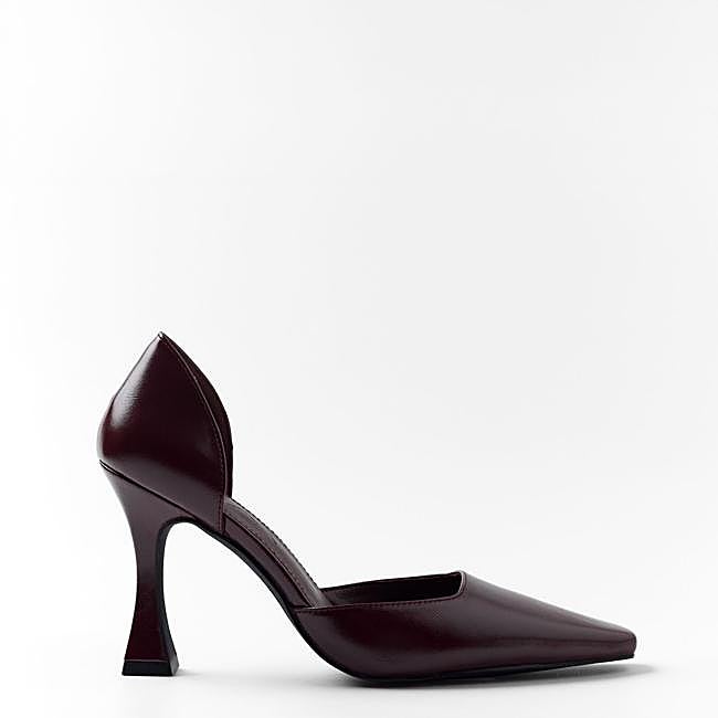 Salones Dean en tono burdeos, de MIM.