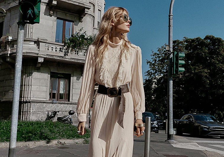 Esta temporada necesitas un vestido romántico de color blanco. Conseguirás el mejor look de la temporada.