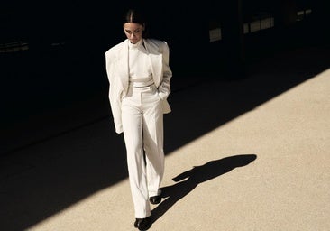 Almudena Fernández vuelve a la moda a los 48 años: «Ahora todas tenemos espacio, al margen de la edad o el peso»