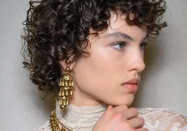 Di adiós al frizz: los champús que transforman el cabello rizado