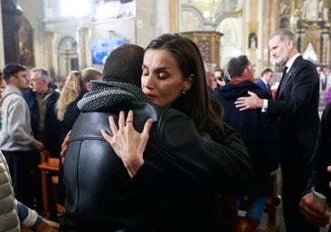 Los reyes Felipe y Letizia, durante el funeral religioso que se celebró el año pasado enla Catedral de Valencia.