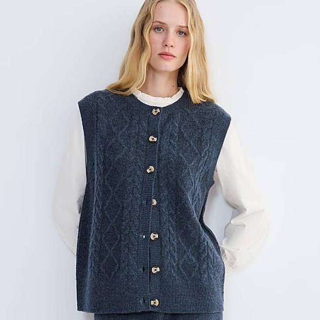 Chaleco de mujer de ochos cuello caja (19€)