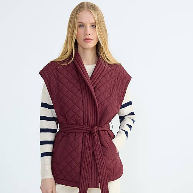 Chaleco de mujer acolchado rombos con cinturón (35€)