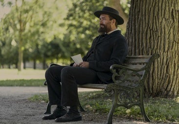 Matthew Macfadyen como Charles Guiteau en una imagen de la miniserie Muerte por un rayo.