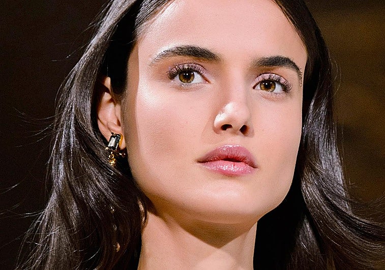 Mujer con la piel cuidada.