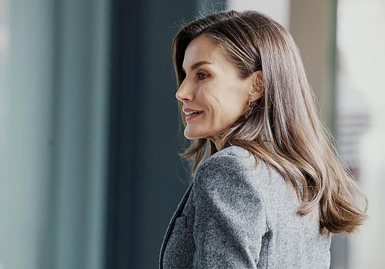 La reina Letizia luce un pelo brillante y sedoso.