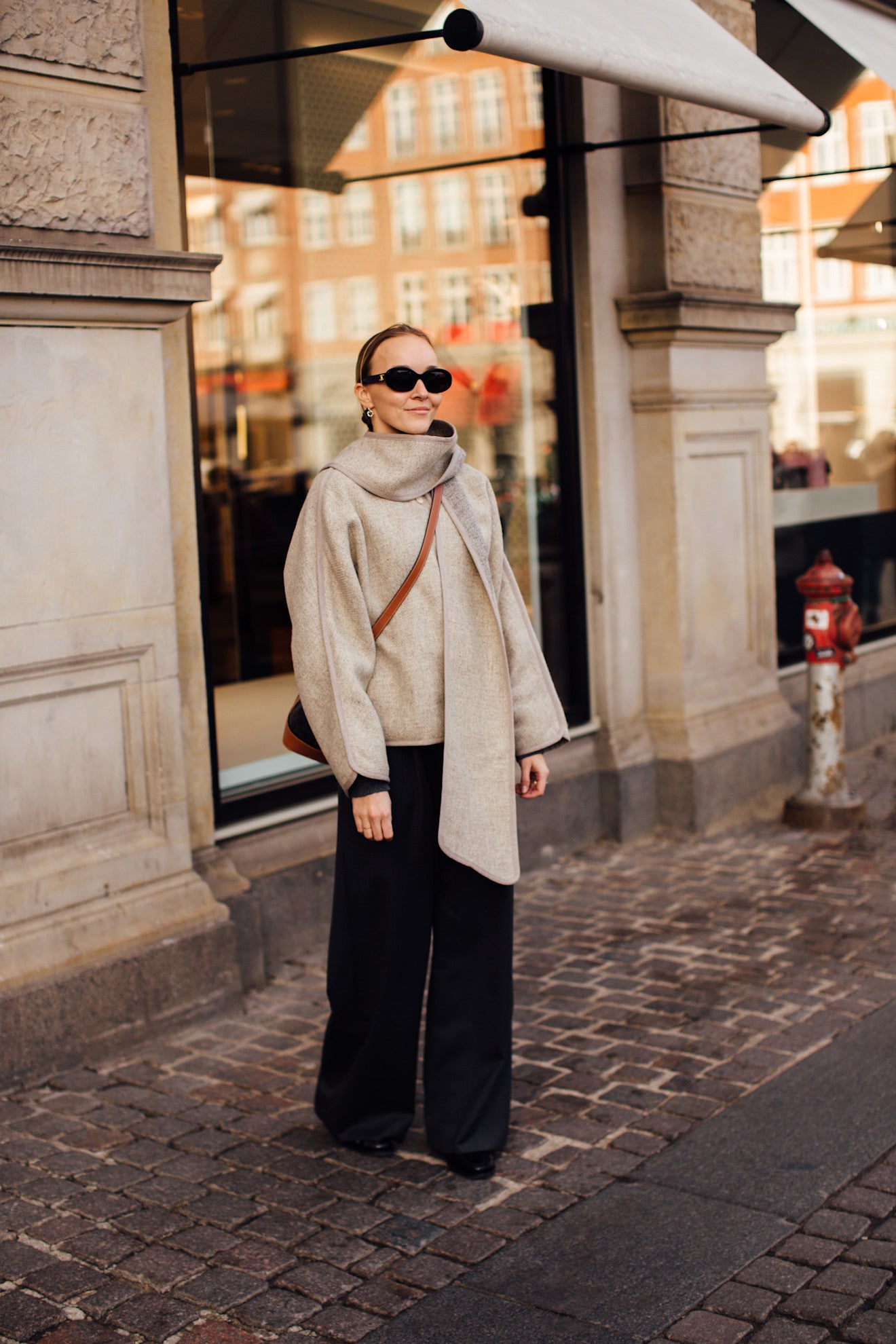 Los jerséis bufanda son tendencia.