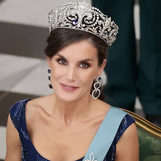 Por qué la reina Letizia ha cedido su joya más preciada a una exposición: la fabulosa historia de la tiara Flor de Lis