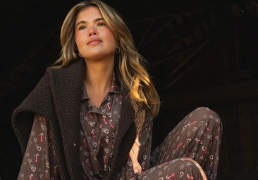 Influencer con pijama de invierno