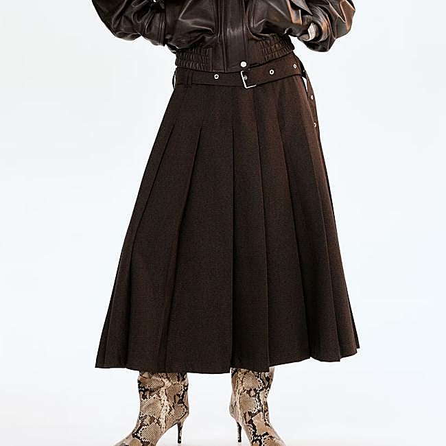 Falda marrón de H&M, 79,99 euros.