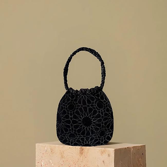 Bolso de fiesta en color negro de Bluelow.