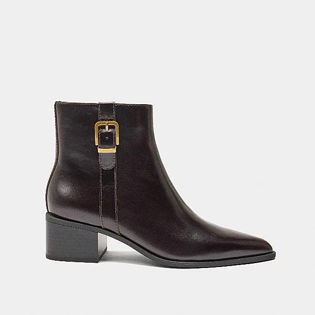 Botines marrones de Parfois (59,99 euros)