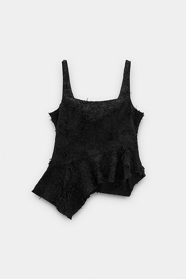 Top jacquard asimétrico (35,99€)