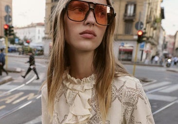 Estas son las camisas románticas con volantes más deseadas del momento, que ya están a punto de agotarse.