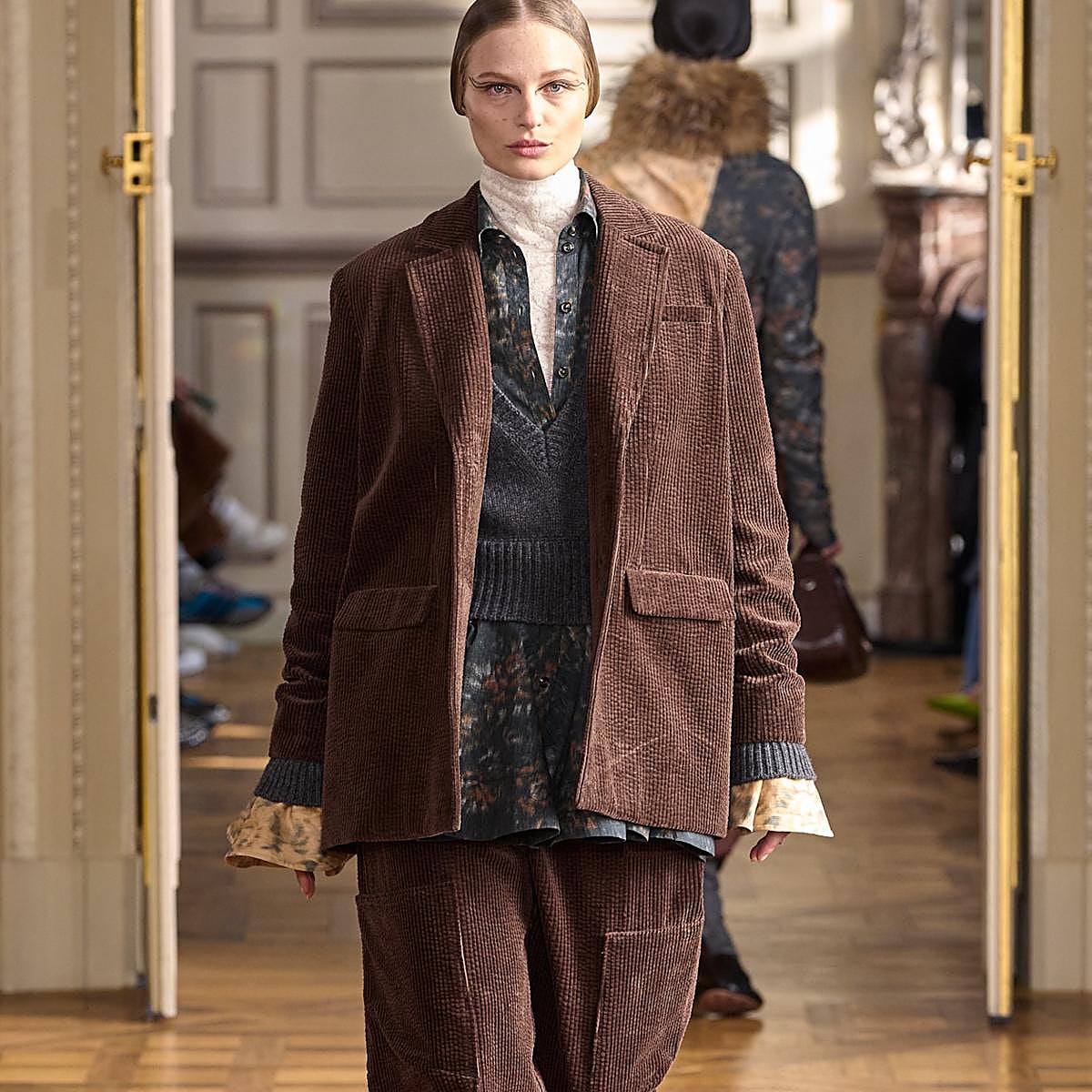 Los mejores pantalones de pana para llevar en otoño.