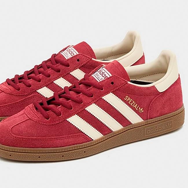 Zapatillas en burdeos Spezial de Adidas.