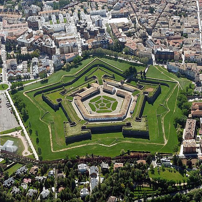 La ciudadela de Jaca tiene forma pentagonal y es única en Europa.