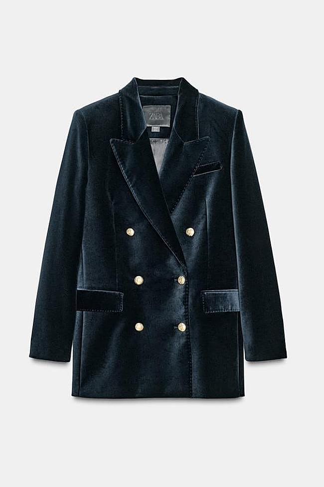 Americana de terciopelo de Zara (129 euros)